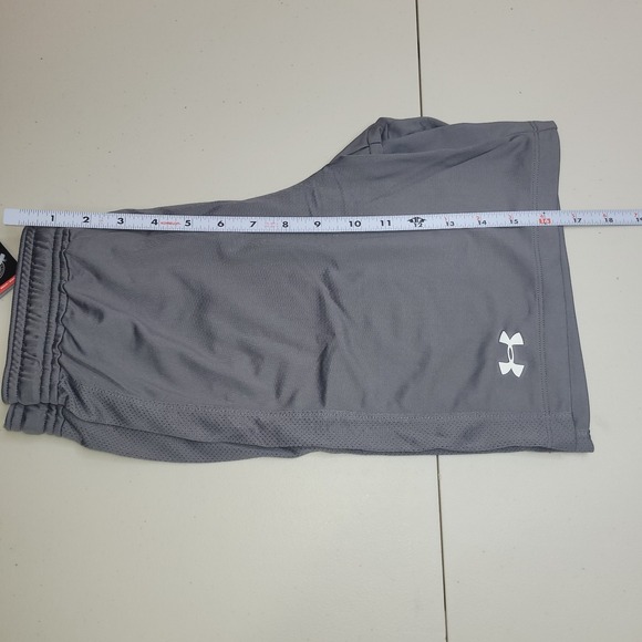 Under Armour UA Boys Shorts M Size Medium Youth Medium Gray YMD Loose Heatgear - Picture 9 of 10